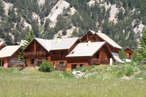 Le Gouroùn Hameau des Chazals Nevache Hautes Alpes